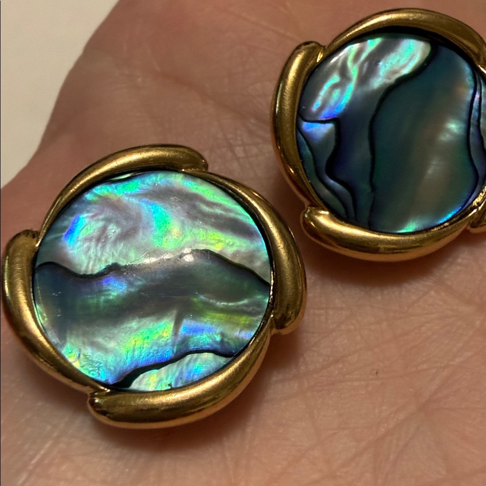 Gold-Frame Abalone Shell Stud Clip on Earrings - Picture 8 of 14